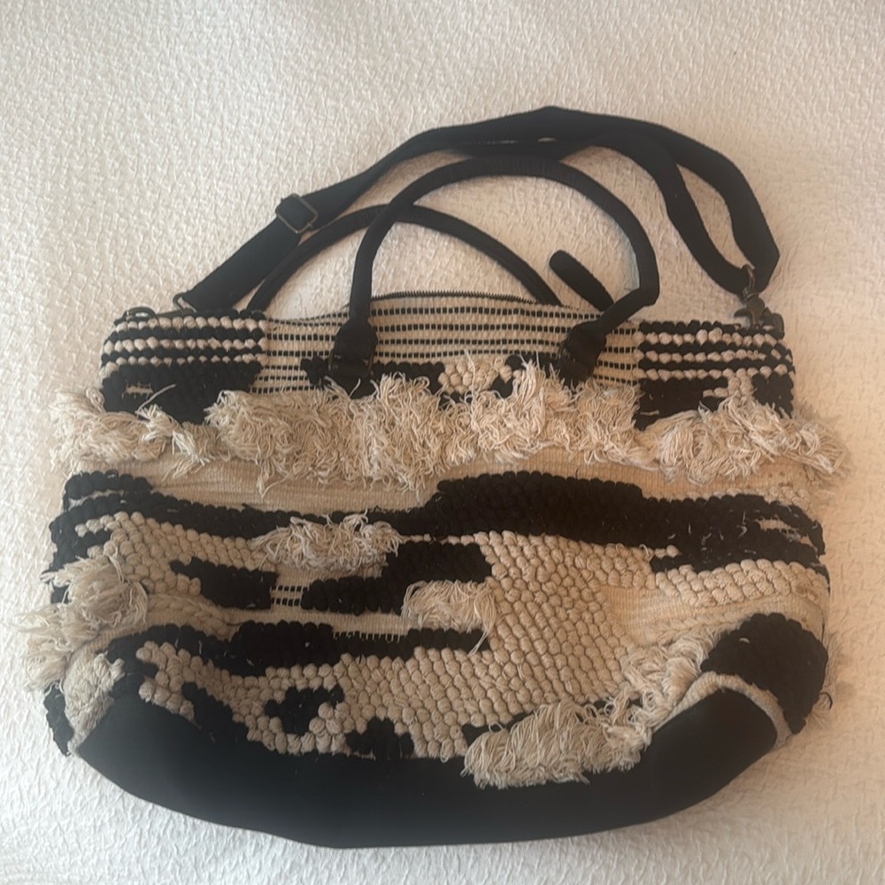 Beautiful Jasper & Jerra overnight bag